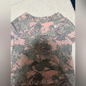 Pink camo baby tee from pacsun 
Size: small
Color: light pink